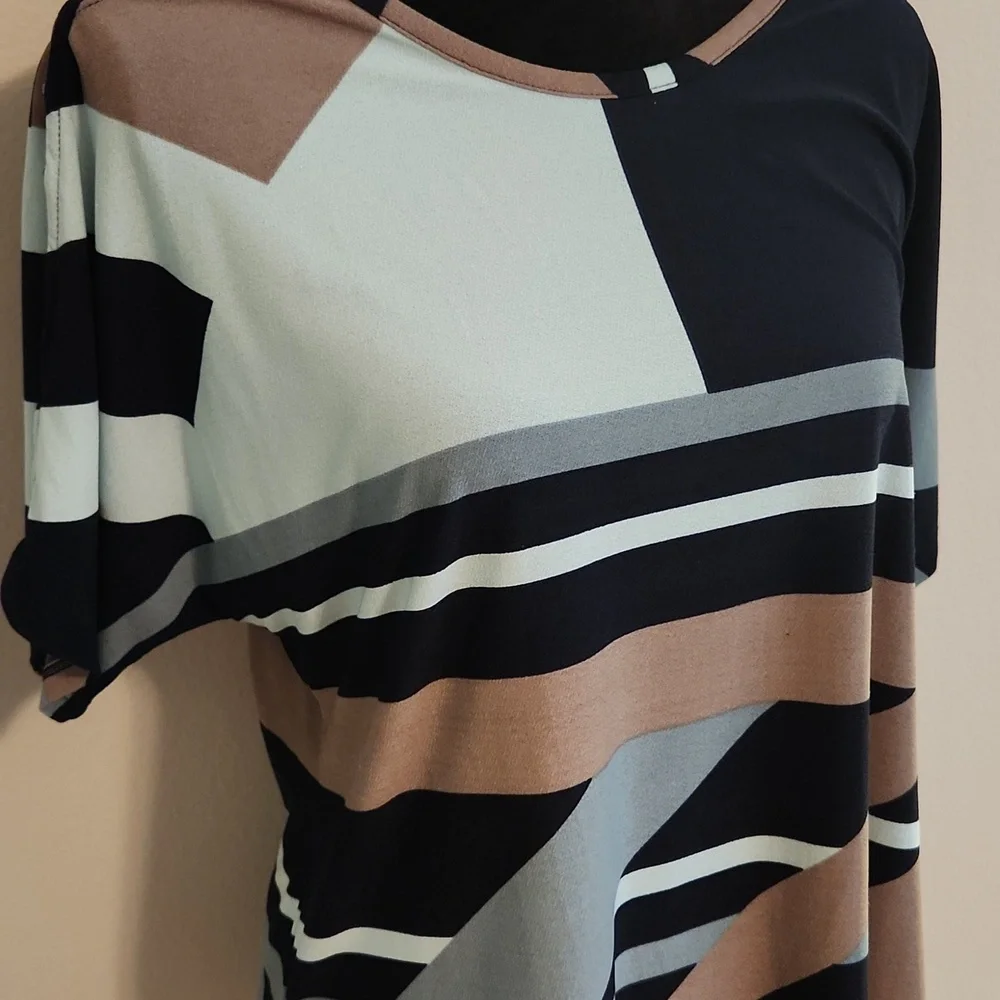 Geometric Top - Picture 2 of 4